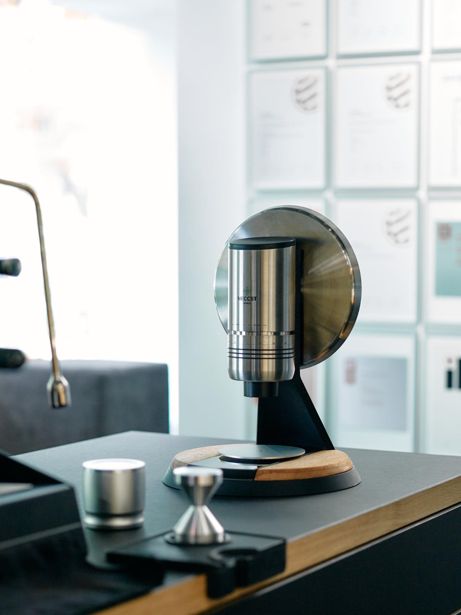 NECCST Series 1 – Manual Coffee Grinder with Titanium Burrs